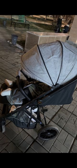 Продам Коляску Демисезон