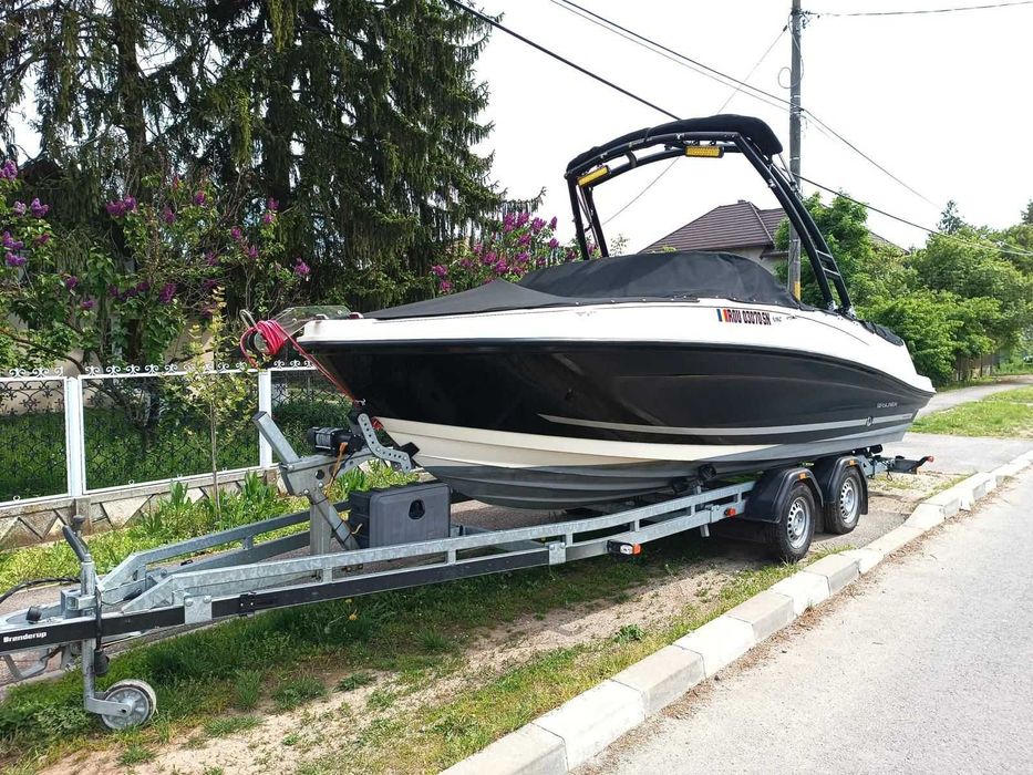 Vând Bayliner VR5