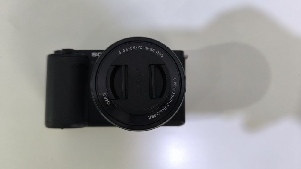 Продается Sony ZV-E10 Kit 16-50mm в идеальном состоянии + сумка