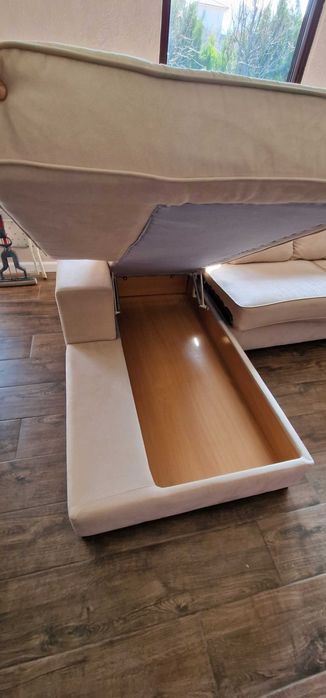 Ъглов диван с функция сън