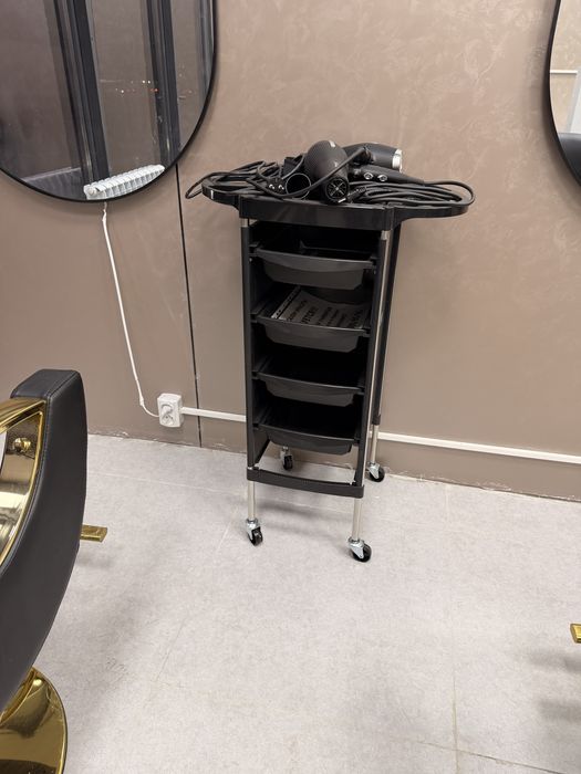 Парикмахерское кресло