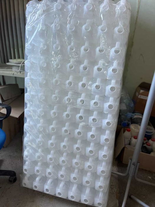 Пластмасови HDPE бутилки с дръжка