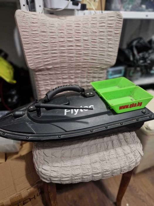 Втора употреба лодка за захранка Flytec 2011