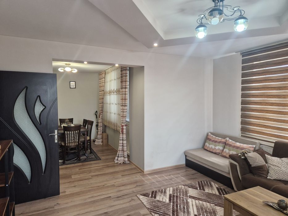 Продава се Тристаен апартамент в Асеновград - 110 кв.м за 742 €/кв.м - Снимка #5