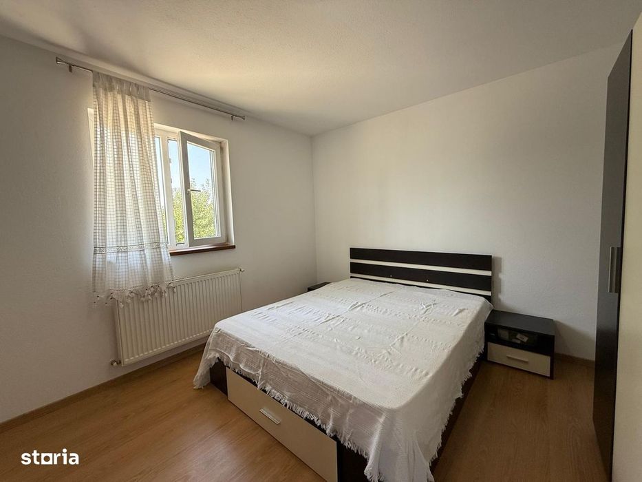Vand casa si depozit materiale constructii - negociabil