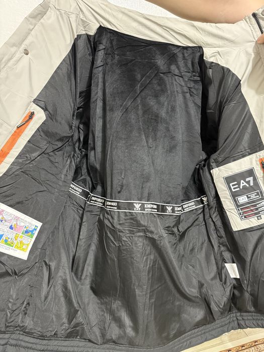 Куртка сатылады новый