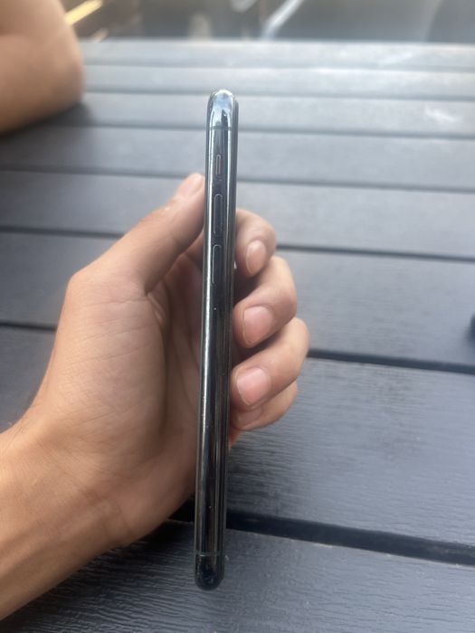 Продаю Айфон 11 про