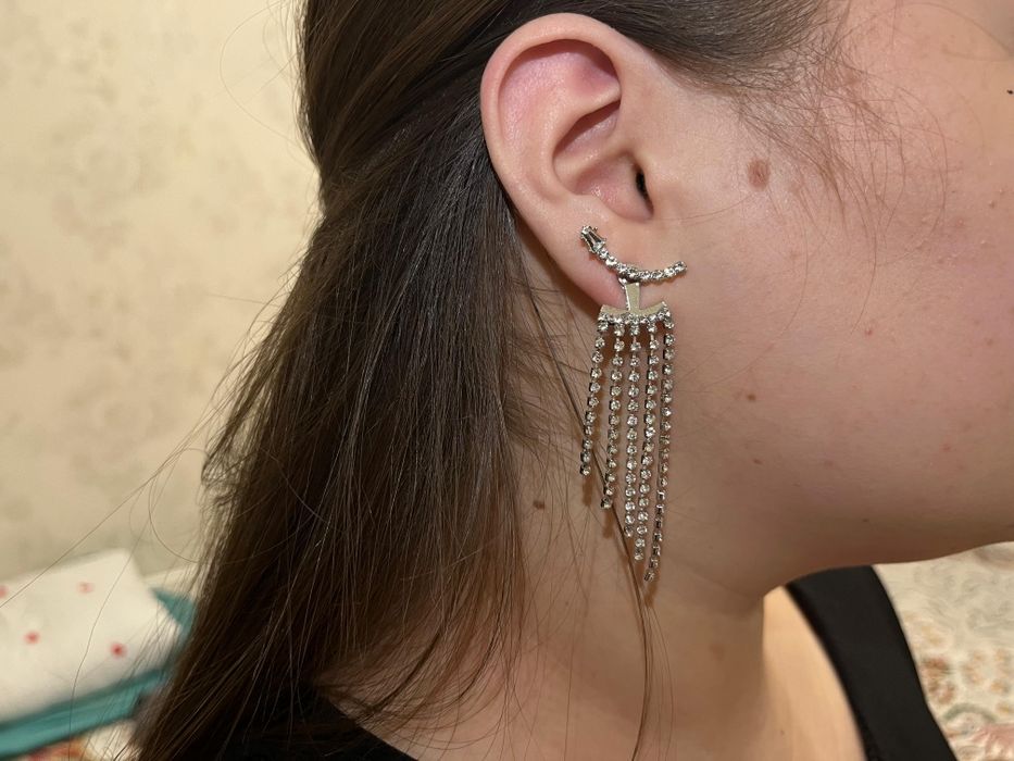 Продам очень красивые серьги праздничные. Очень много видов.