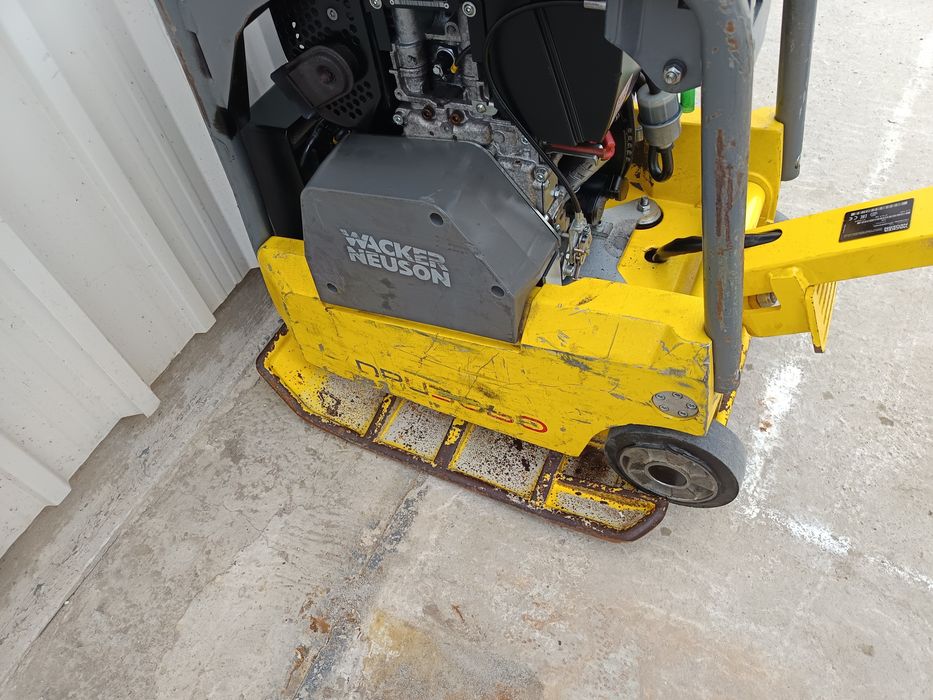 Placa vibranta Wacher Neuson Reversibila 215 kg  placa vibranta diesel  pornire la cheie