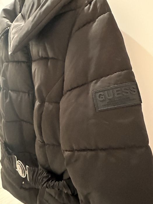 Зимно яке Guess.
