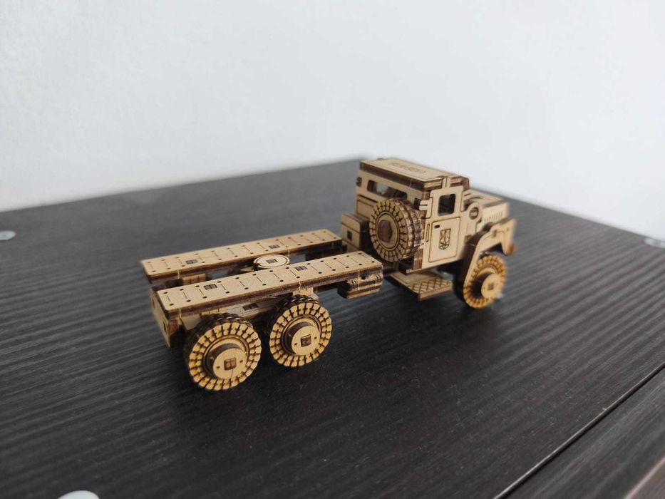 Colecție modele mecanice din lemn Ugears – 8 modele (asamblate)