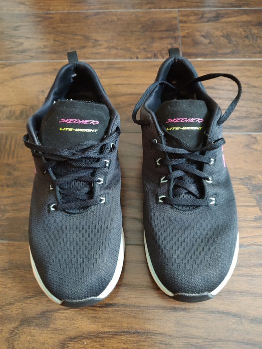 Adidași Skecherers Lite-Weight