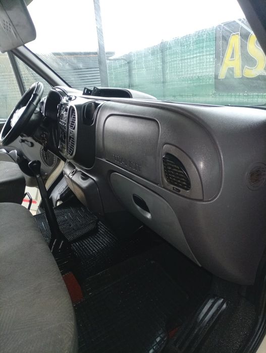 Ford Transit 2.4 vând sau schimb