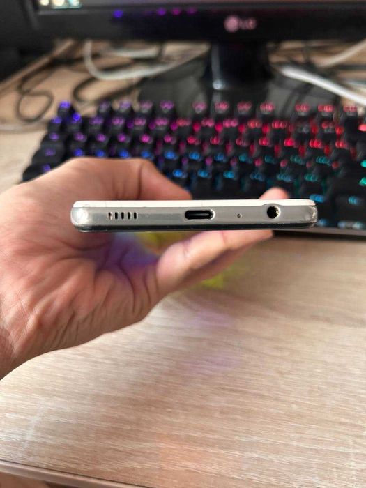 samsung A52 телефон