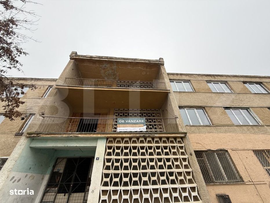 Bloc cu 2 etaje, aflat in zona centrala a orasului Cugir