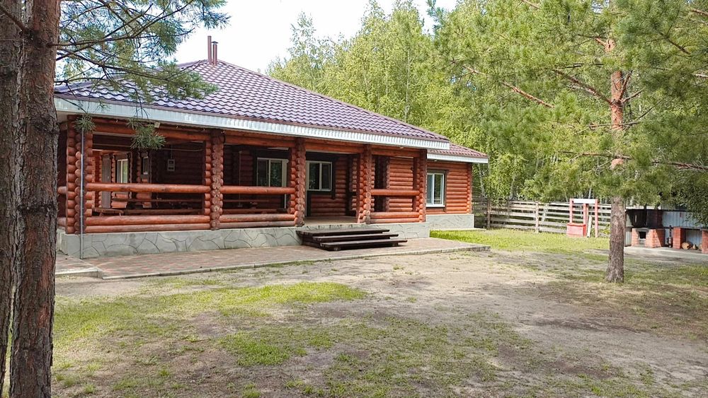 Коттедж в основном бору