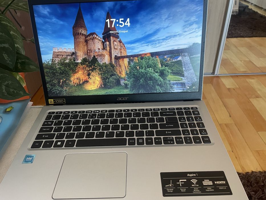 Vind leptop acer Aspire 1