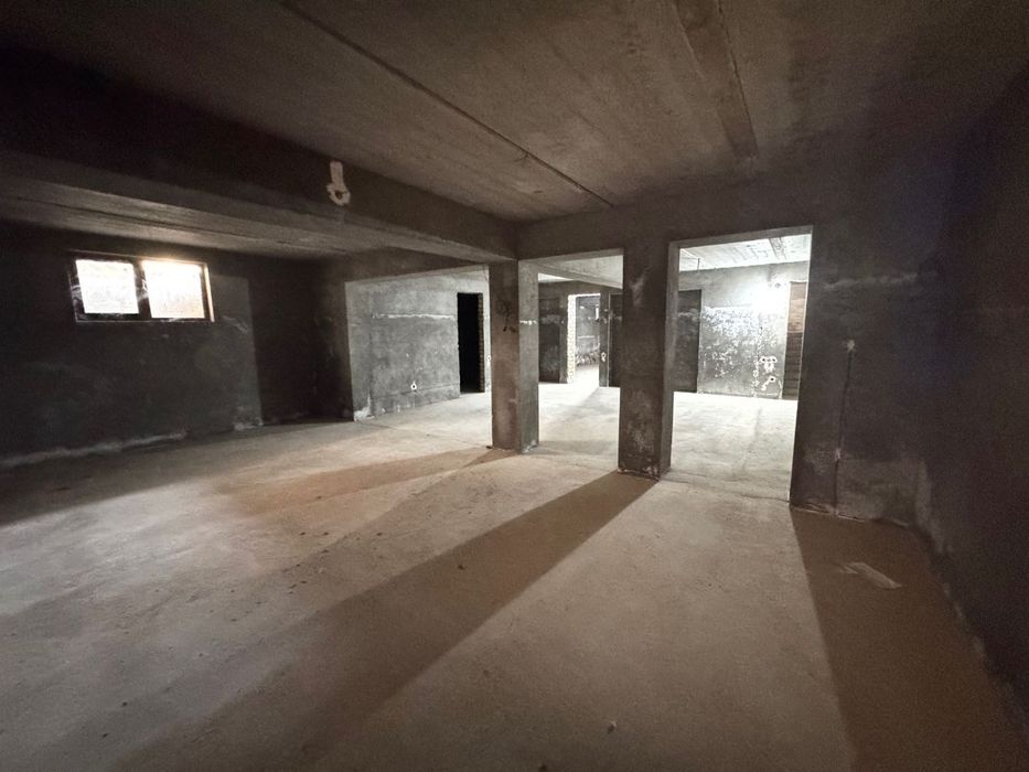 Uchtepa tumani Izza mahallasi 4 sotix 8 xona 570 kv