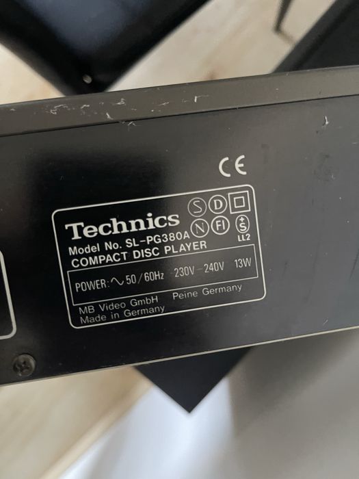 Combina Philips + Technics CD Player