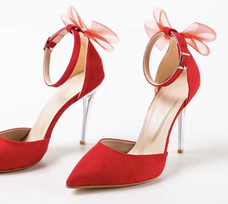 Pantofi rosii eleganti