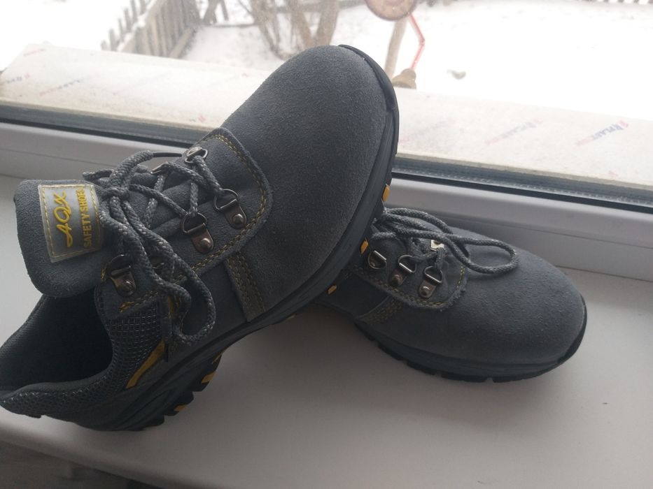 Продам кроссовки