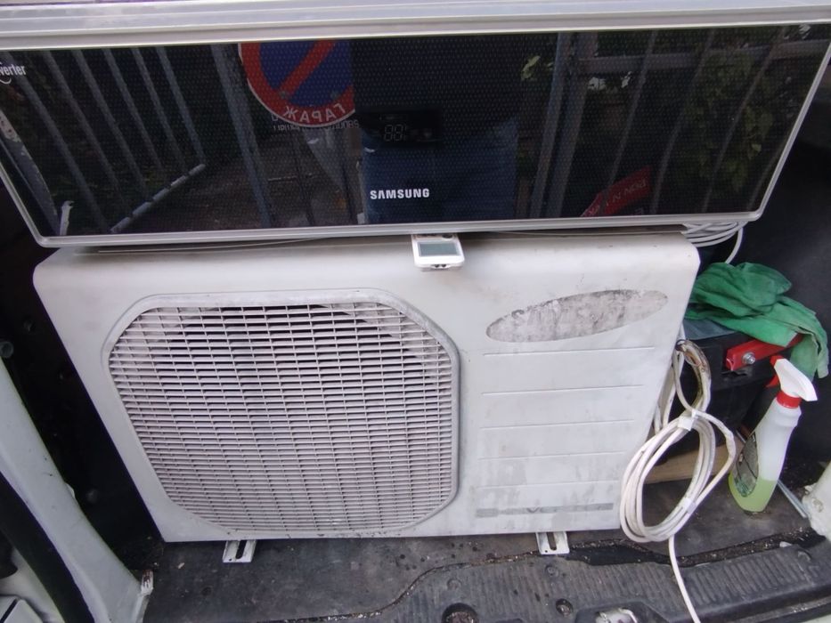 Продавам вътрешни и външни тела за климатици