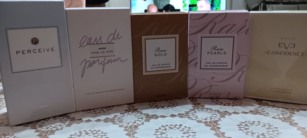 Дамски парфюми на цени от 18 лв. Вземи в компект с лосион или крем