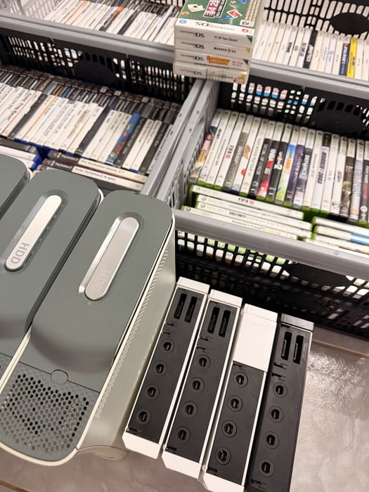 Lot jocuri video și console Xbox 360, PS3, Nintendo Wii