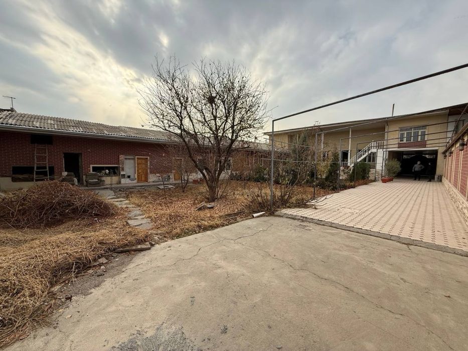 Продаеться дом по цене земли срочно 8.18 соток 5 комнат 2 сан узла