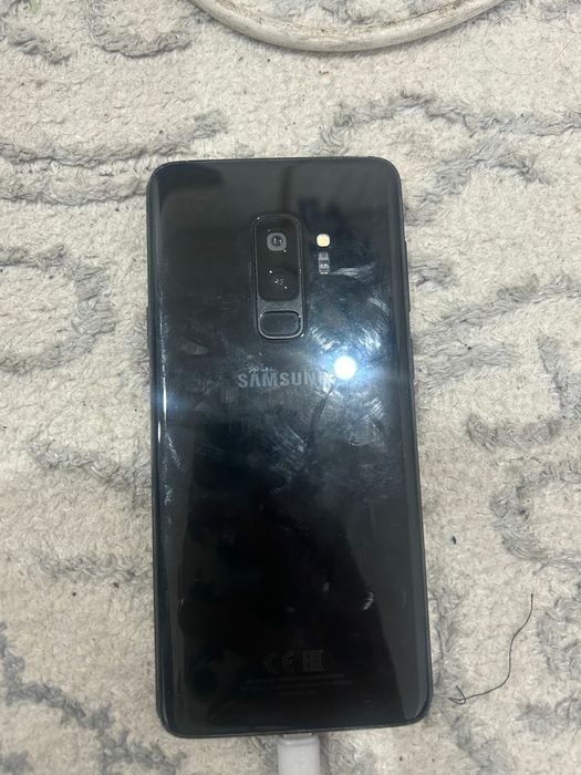 продаю samsung s9 plus