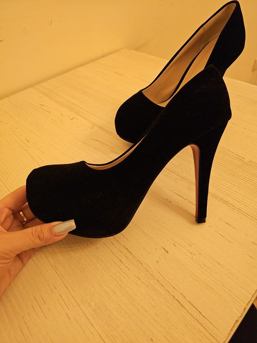 Туфли женские на высоком каблуке НОВЫЕ