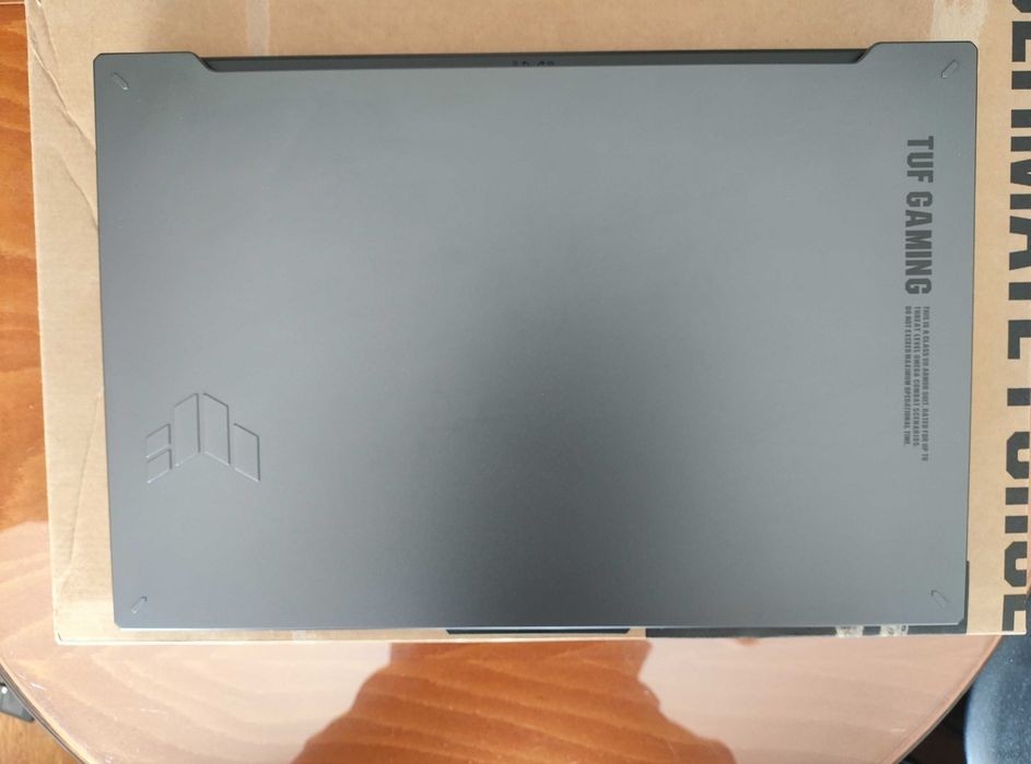Asus TUF Gaming Laptop A17 /CPU  R7 7735/GPU 4060/16gb DDR5/ 17incha 144hz Full Hd! Като нов!