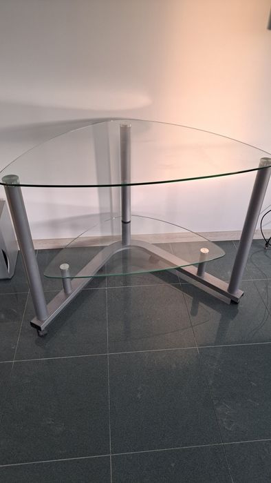 Стъклена маса на две нива