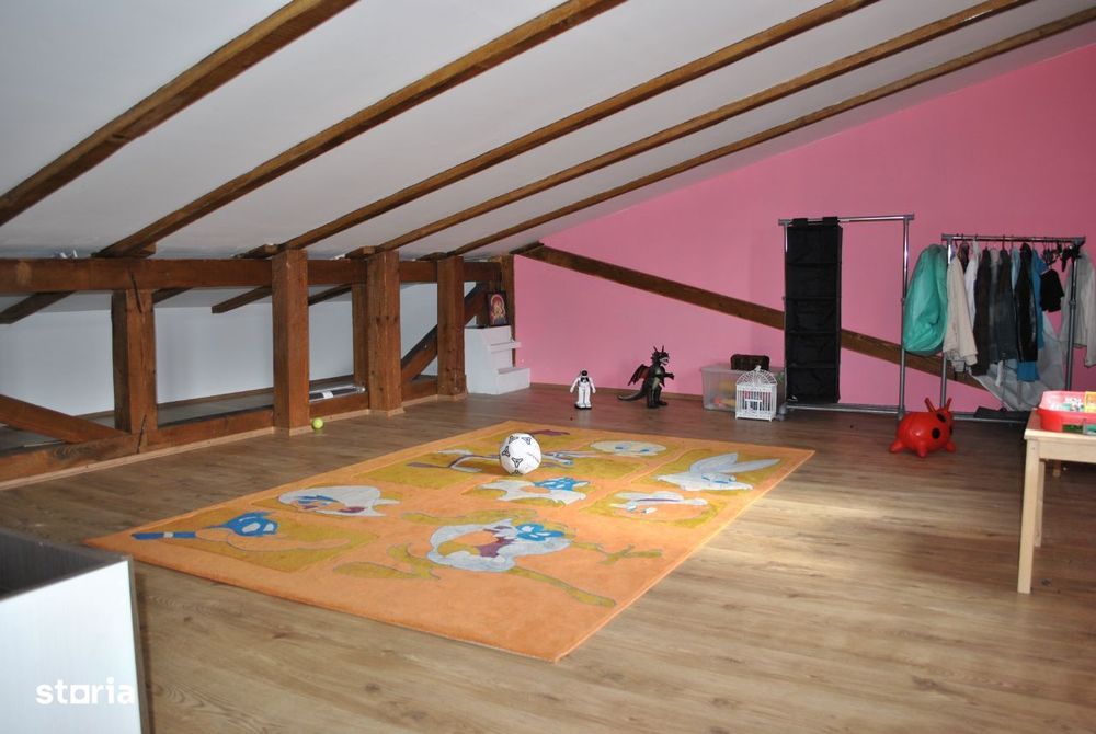 Apartament 4 camere de inchiriat