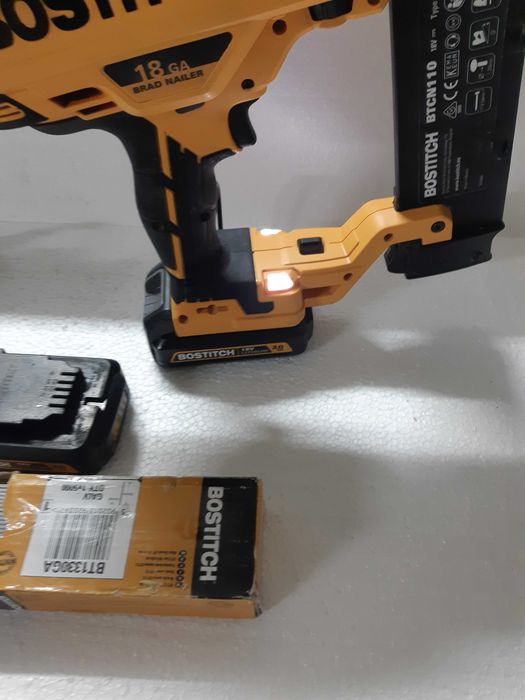 Bostitch pistoale de batut cuie