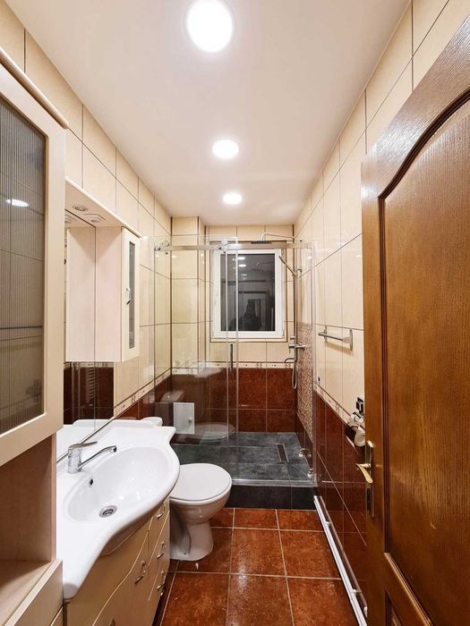 Inchiriez apartament 90mp Eliade 4 camere 2 bai garaj mobilat utilat