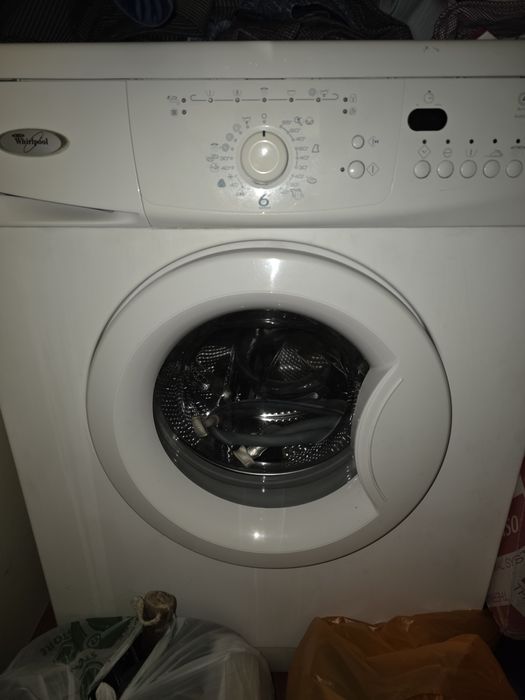 Продам стиральную машину Whirlpool