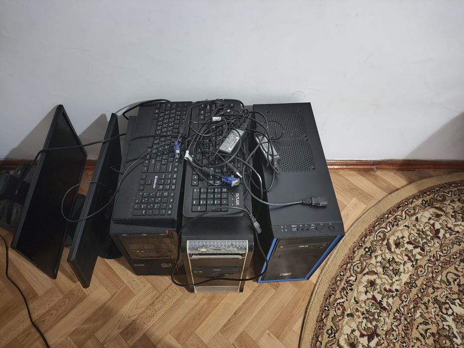 На запчасти компьютерные, мониторы, клавиатуры, возможно рабо