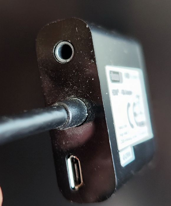 Samsung SyncMaster 2243nw + преходник от VGA към HDMI