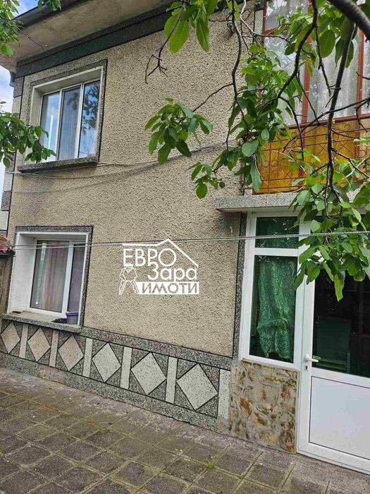 Двуетажна, обзаведена къща за продажба в гр.Гълъбово