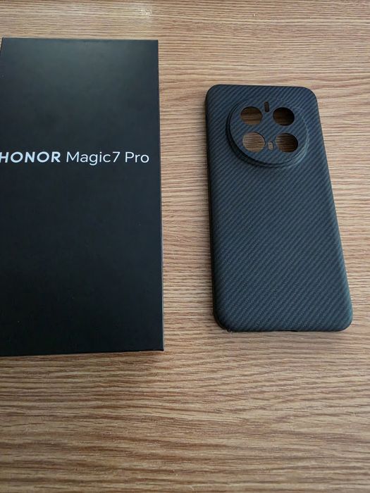 Vand Honor Magic 7 Pro - impecabil ca nou + carcasa carbon