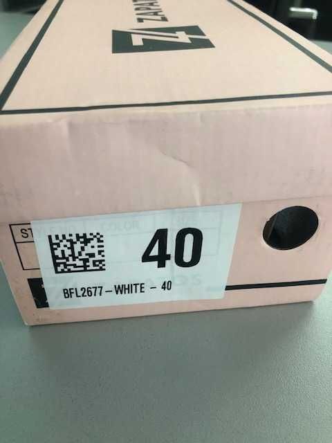 Дамски обувки с нисък ток - бяло и черно - НОВИ!