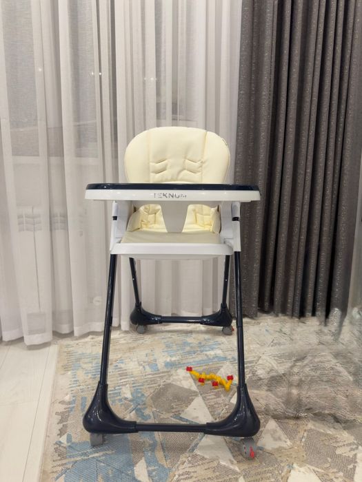 Продам детский стульчик белый