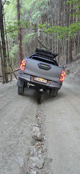 TOYOTA Hilux 2025 — imagine 3
