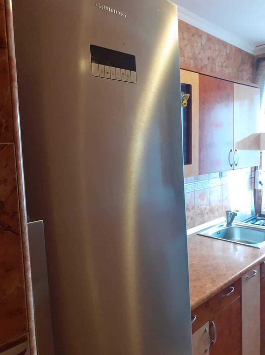 Inchiriez apartament 2 camere m6..fara animale de companie