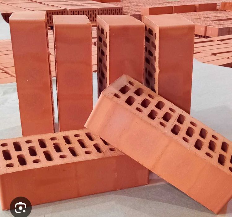 Кирпич керамический полуторный пустотелый