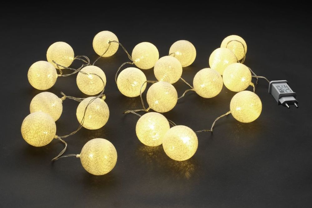 Instalatie ghirlanda LED lumina galbena 2700k