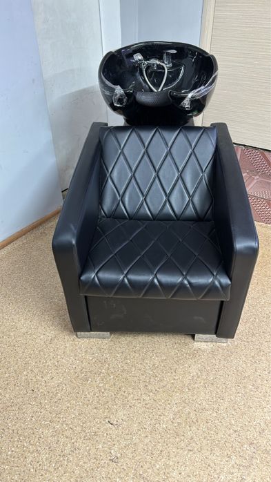 Продам кресло парикмахера
