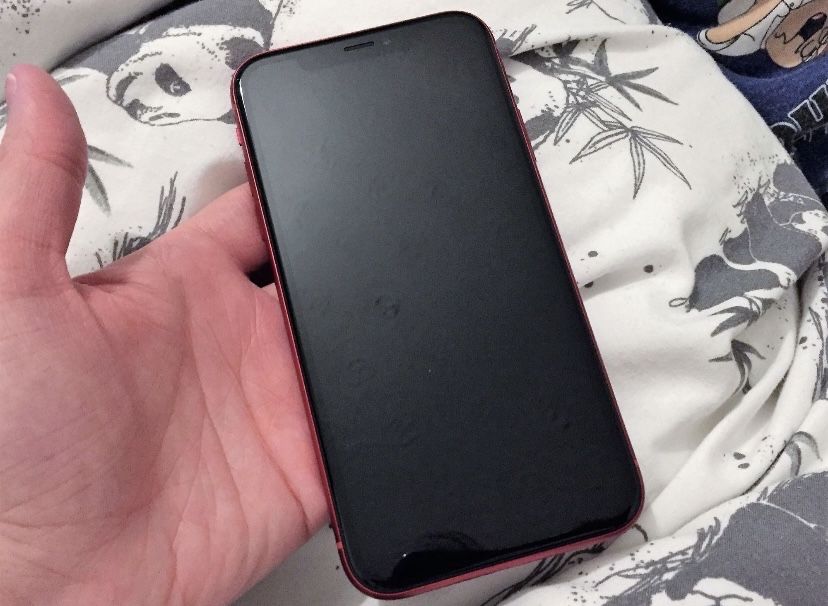 Iphone xr жағдаиы жақсы