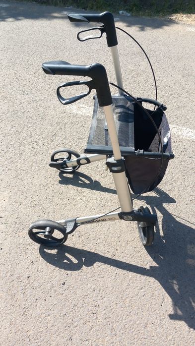 Cadru cu roți pt.varstnici